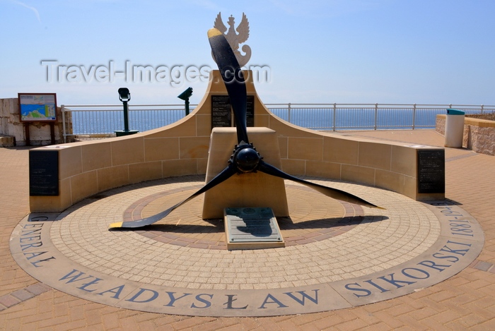 gibraltar30: Gibraltar: General Wladyslaw Sikorski memorial, commander-in-chief of the Polish Army and Prime Minister in exile - his aircraft crashed in Gibraltar in 1943 - photo by M.Torres - (c) Travel-Images.com - Stock Photography agency - Image Bank