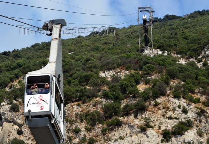 gibraltar35: Gibraltar: cable car gondola reaching the lower station - hillside view - photo by M.Torres - (c) Travel-Images.com - Stock Photography agency - Image Bank