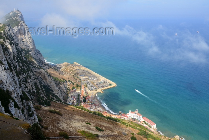 gibraltar45: Gibraltar: ridge and Eastern slope of the Rock, above the Great Gibraltar Sand Dune and Catalan Bay - Upper Rock Nature reserve - photo by M.Torres - (c) Travel-Images.com - Stock Photography agency - Image Bank