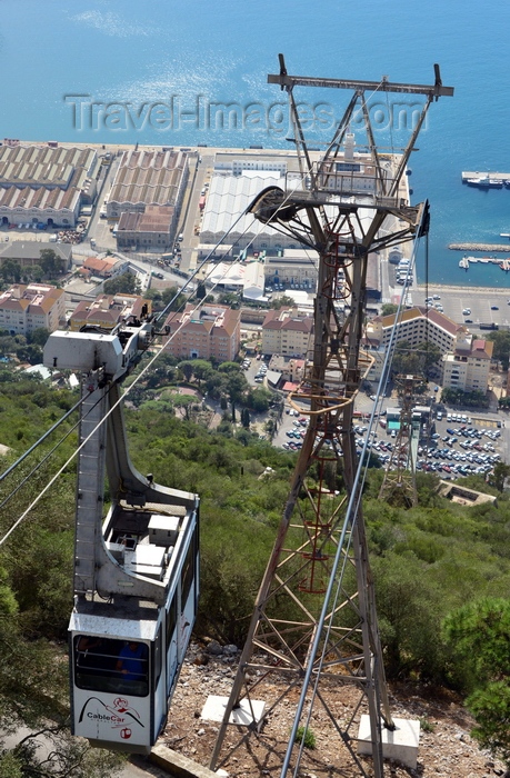 gibraltar56: Gibraltar: a cable car gondola near the summit station, seen against Gibraltar harbour - photo by M.Torres - (c) Travel-Images.com - Stock Photography agency - Image Bank