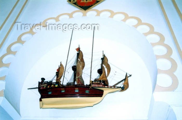 gibraltar6: Gibraltar: miniature ship at the Anglican Cathedral of the Holy Trinity - photo by M.Torres - (c) Travel-Images.com - Stock Photography agency - Image Bank