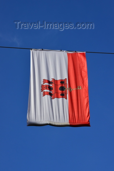 gibraltar87: Gibraltar: flag of Gibraltar and sky - photo by M.Torres - (c) Travel-Images.com - Stock Photography agency - Image Bank
