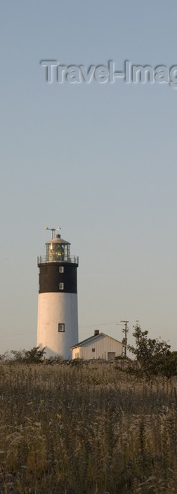 gotland13: Sweden - Gotland island / Gotlands län - Hoburgen lighthouse and sky - south of the island - photo by C.Schmidt - (c) Travel-Images.com - Stock Photography agency - Image Bank