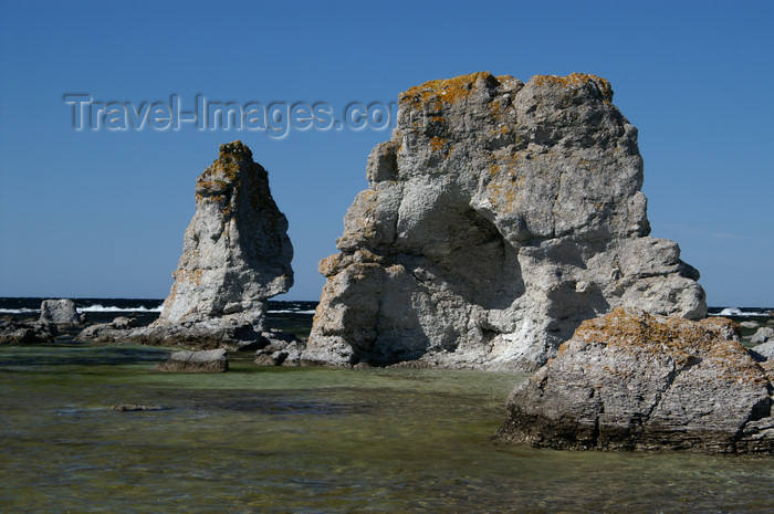 gotland59: Fårö island, Gotland, Sweden - Digerhuvud: 'Raukar' - limestone rock formations - photo by A.Ferrari - (c) Travel-Images.com - Stock Photography agency - Image Bank