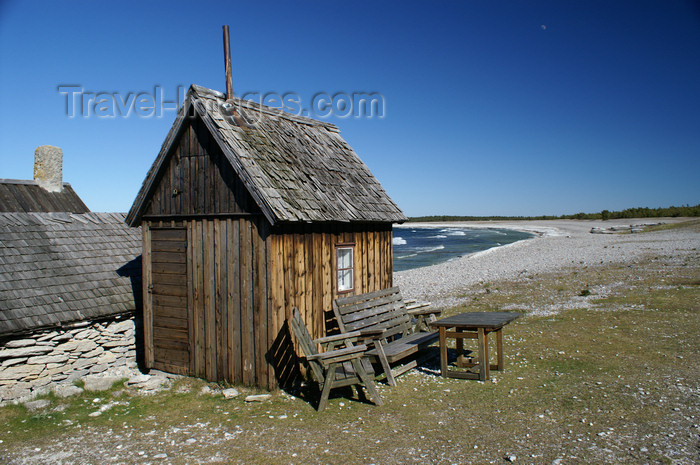 gotland65: Fårö island, Gotland, Sweden beach, hut and picnic table - old fishing village near Digerhuvud  - photo by A.Ferrari - (c) Travel-Images.com - Stock Photography agency - Image Bank