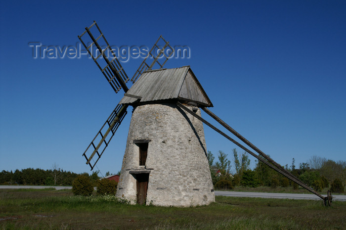 gotland69: Fårö island, Gotland, Sweden - Broa: old stone windmill - photo by A.Ferrari - (c) Travel-Images.com - Stock Photography agency - Image Bank