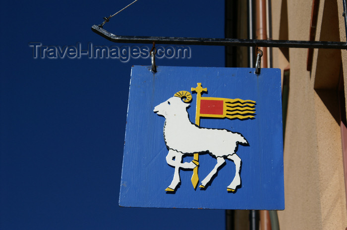 gotland75: Gotland - Visby: Gotland symbol on a building - photo by A.Ferrari - (c) Travel-Images.com - Stock Photography agency - Image Bank