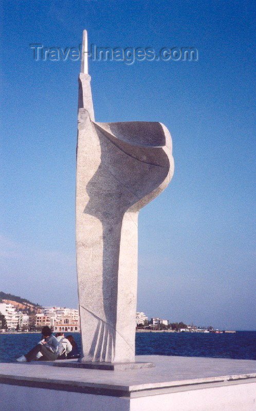 greece105: Greece - Volos (Thessalia): seaside sculpture (photo by Miguel Torres) - (c) Travel-Images.com - Stock Photography agency - Image Bank