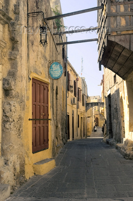 greece348: Greece, Dodecanese Islands, Rhodes: the backstreets of the Old Town  (photo by P.Hellander) - (c) Travel-Images.com - Stock Photography agency - Image Bank