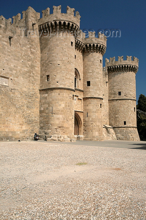 greece473: Greece - Rhodes island - Rhodes city - Grand Masters Palace - main gate - photo by A.Stepanenko - (c) Travel-Images.com - Stock Photography agency - Image Bank