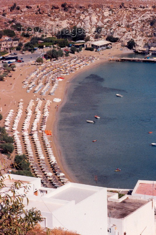 greece78: Greek islands - Rhodes - Lindos: the beach from the cliffs (photo by Aurora Baptista) - (c) Travel-Images.com - Stock Photography agency - Image Bank