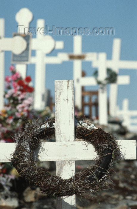 greenland28: Greenland - Ilulissat / Jakobshavn - cemetery - crosses - photo by W.Allgower - (c) Travel-Images.com - Stock Photography agency - Image Bank