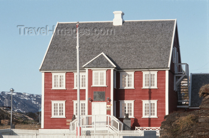 greenland61: Greenland - Ilulissat / Jakobshavn - polar explorer Knud Rasmussen museum - photo by W.Allgower - (c) Travel-Images.com - Stock Photography agency - Image Bank