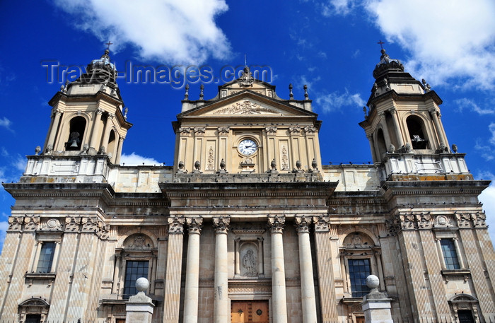 guatemala100: Ciudad de Guatemala / Guatemala city: Metropolitan Cathedral - neo-classical architecture by Marcos Ibáñez - Catedral Primada Metropolitana de Santiago - photo by M.Torres - (c) Travel-Images.com - Stock Photography agency - Image Bank