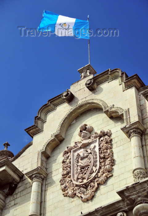 guatemala105: Ciudad de Guatemala / Guatemala city: National Palace of Culture - Guatemalan coat of arms and flag - photo by M.Torres - (c) Travel-Images.com - Stock Photography agency - Image Bank