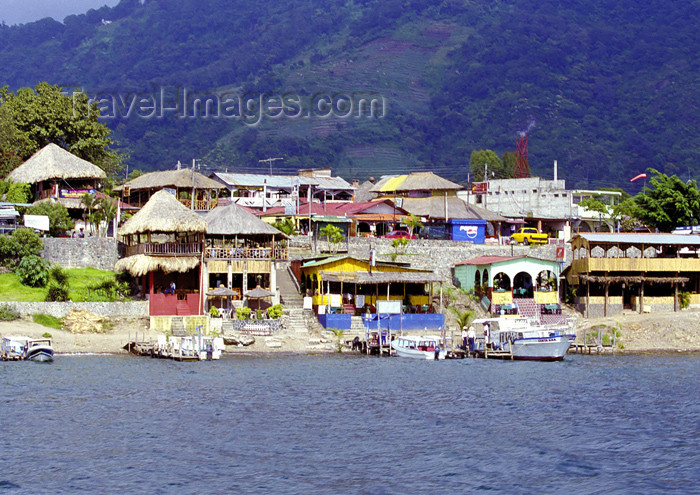 guatemala34: Guatemala - Panajachel - Lago de Atitlán - Sololá department: waterfront - Lake Atitlán (photo by A.Walkinshaw) - (c) Travel-Images.com - Stock Photography agency - Image Bank