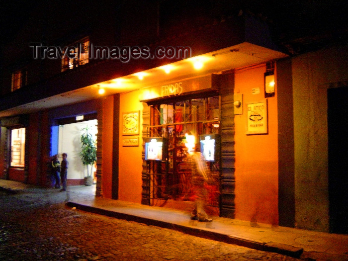 guatemala46: Guatemala - Antigua Guatemala: Cafe / Bar / Restaurante Fridas - photo by Hector Roldán) - (c) Travel-Images.com - Stock Photography agency - Image Bank