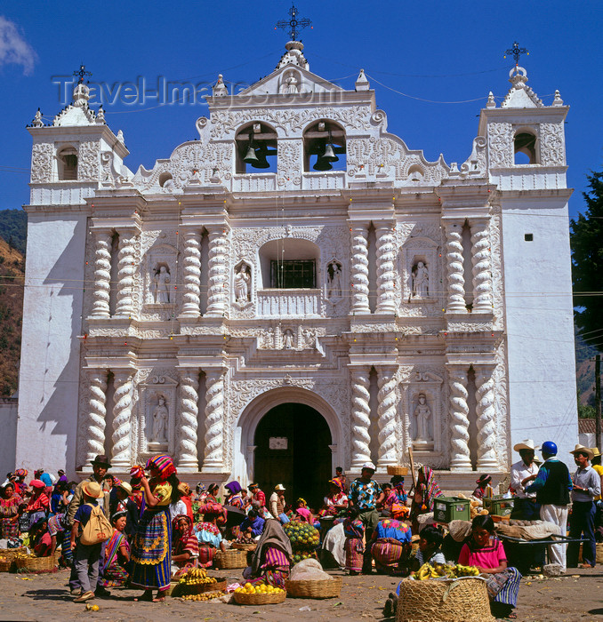 guatemala50: Guatemala - Zunil, Quetzaltenango department: market and Baroque church - Iglesia colonial de Zunil en Quetzaltenango - photo by W.Allgower - (c) Travel-Images.com - Stock Photography agency - Image Bank