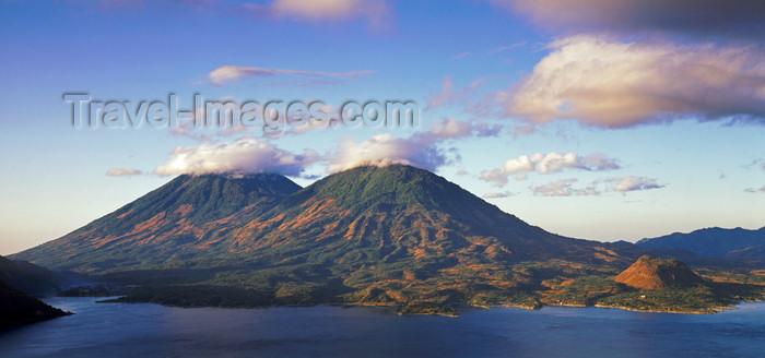 guatemala52: Guatemala - Lake Atitlan, Solola department: the volcanos Atitlan, Toliman and the small Cerro de Oro - photo by W.Allgower - (c) Travel-Images.com - Stock Photography agency - Image Bank