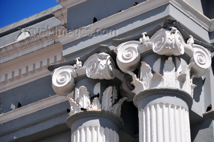 guatemala81: Ciudad de Guatemala / Guatemala city: San Francisco church - columns' detail - capitals - Iglesia de San Francisco - photo by M.Torres - (c) Travel-Images.com - Stock Photography agency - Image Bank