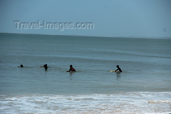 guinea-bissau158: Praia de Varela / Varela beach, Cacheu region, Guinea Bissau / Guiné Bissau: Children swimming/ Crianças a nadar - photo by R.V.Lopes - (c) Travel-Images.com - Stock Photography agency - Image Bank