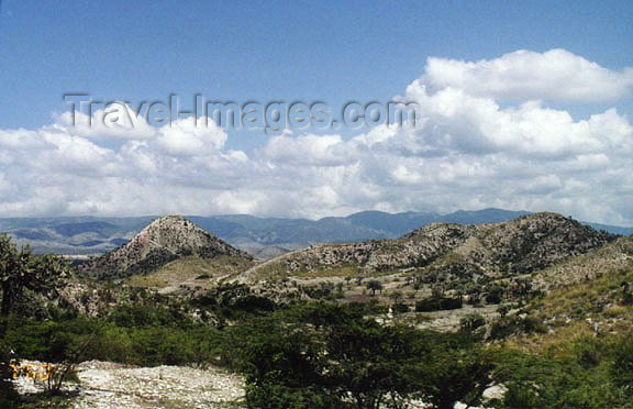 haiti10: Haiti - into the mountains toward Cap-Haïtian (photo by G.Frysinger) - (c) Travel-Images.com - Stock Photography agency - Image Bank