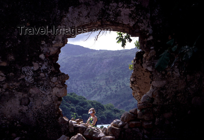 haiti28: Haiti - Labadee / Labadie: ruins (photo by Francisca Rigaud) - (c) Travel-Images.com - Stock Photography agency - Image Bank