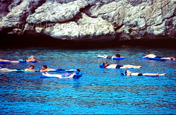 haiti36: Haiti - Labadee - tranquil bathers - photo by F.Rigaud - (c) Travel-Images.com - Stock Photography agency - Image Bank