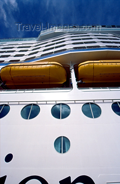 haiti37: Haiti - Labadee - Voyager of the Seas - Cruise ship detail - photo by F.Rigaud - (c) Travel-Images.com - Stock Photography agency - Image Bank