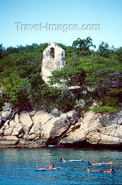 haiti38: Haiti - Labadee - church ruins, coast and bathers - photo by F.Rigaud - (c) Travel-Images.com - Stock Photography agency - Image Bank