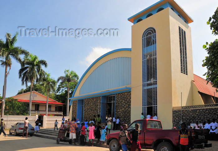 haiti47: Ouanaminthe / Juana Mendez, Nord-Est Department, Haiti: Catholic church of Notre Dame - photo by M.Torres - (c) Travel-Images.com - Stock Photography agency - Image Bank