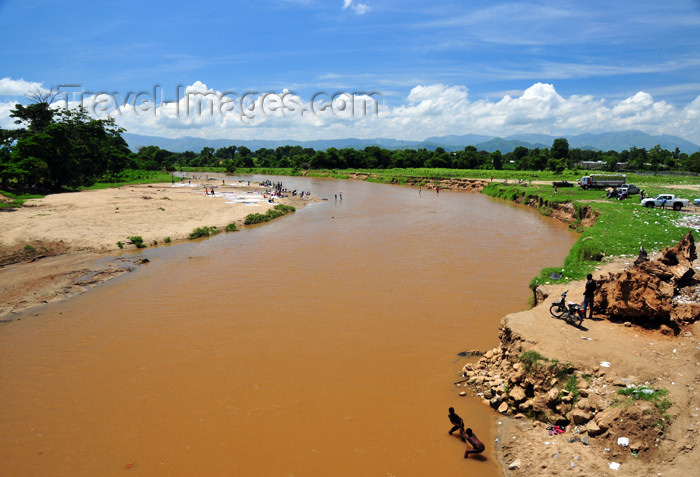 haiti56: Ouanaminthe / Juana Mendez, Nord-Est Department, Haiti: the Massacre river separates Haiti and the Dominican Republic - border - photo by M.Torres - (c) Travel-Images.com - Stock Photography agency - Image Bank