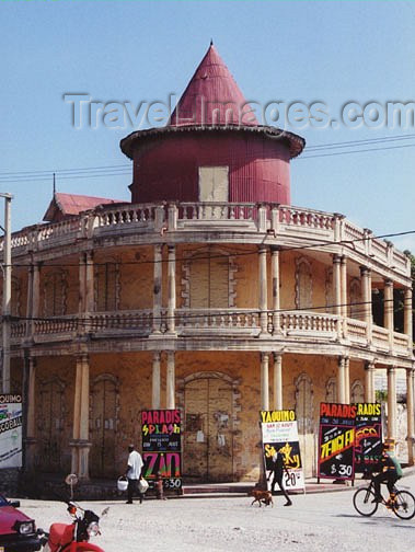 haiti7: Haiti - Jacmel, Sud-Est Department: colonial corner - photo by G.Frysinger - (c) Travel-Images.com - Stock Photography agency - Image Bank