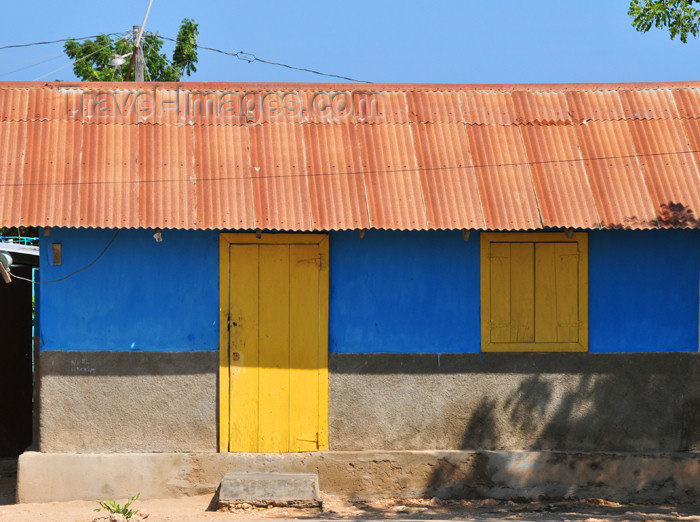 haiti71: Fort-Liberté, Nord-Est Department, Haiti: native architecture at the Place d'Armes - photo by M.Torres - (c) Travel-Images.com - Stock Photography agency - Image Bank