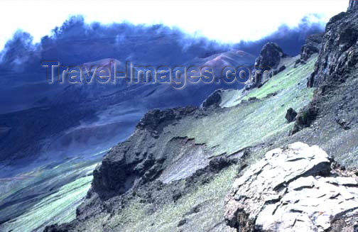 hawaii50: Hawaii - Maui island - Haleakala National Park: the crater - photo by G.Frysinger - (c) Travel-Images.com - Stock Photography agency - Image Bank