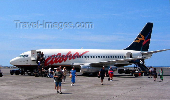 hawaii54: Oahu island - Honolulu International Airport: Aloha Airlines Boeing 737-200 (photo by Rod Eime) - (c) Travel-Images.com - Stock Photography agency - Image Bank