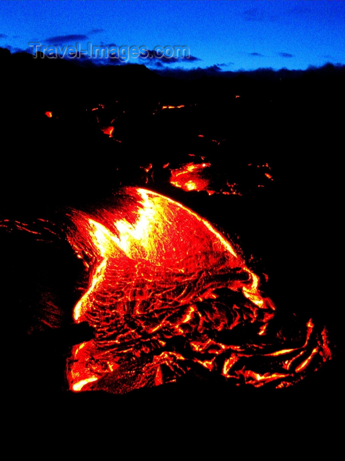 hawaii61: Hawaii island - Kilauea volcano: Pahoehoe lava on East Rift Zone of the Kilauea - Hawaii Volcanoes National Park -  flow of incandescent lava - Unesco world heritage site - photo by R.Eime - (c) Travel-Images.com - Stock Photography agency - Image Bank