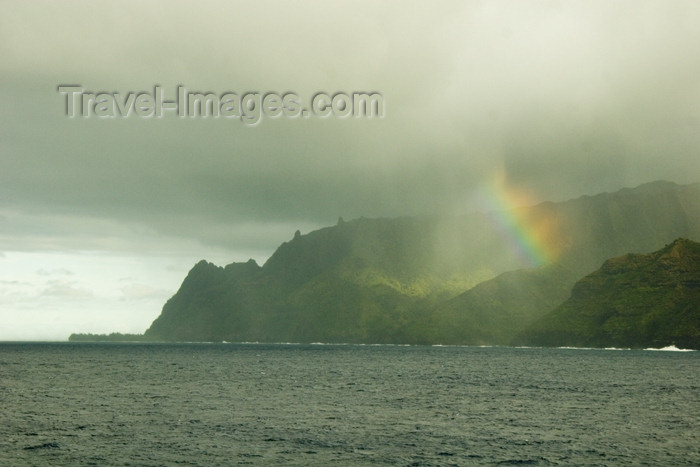 hawaii9: Hawaii - Kauai Island: Na Pali coasts with rainbow - Hawaiian Islands - photo by D.Smith - (c) Travel-Images.com - Stock Photography agency - Image Bank