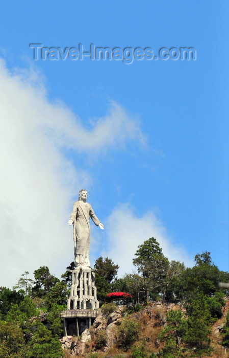 honduras31: Tegucigalpa, Honduras: Statue of Jesus Christ in El Picacho City Park - photo by M.Torres - (c) Travel-Images.com - Stock Photography agency - Image Bank