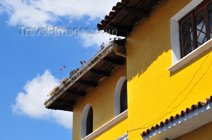 honduras32: Tegucigalpa, Honduras: the colorful houses of Tepaz - Paseo La Leona - photo by M.Torres - (c) Travel-Images.com - Stock Photography agency - Image Bank