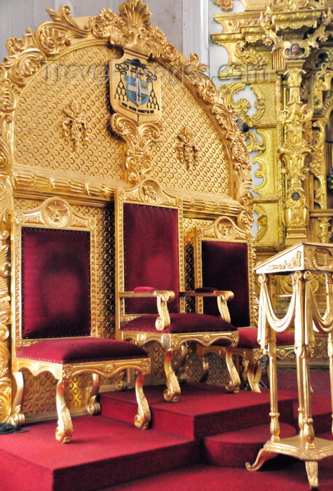 honduras33: Tegucigalpa, Honduras: Metropolitan Cathedral - gilded Cardinal's seat - Catedral de San Miguel - photo by M.Torres - (c) Travel-Images.com - Stock Photography agency - Image Bank