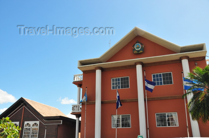 honduras44: Tegucigalpa, Honduras: public building with Central American flags - photo by M.Torres - (c) Travel-Images.com - Stock Photography agency - Image Bank