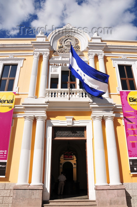 honduras60: Tegucigalpa, Honduras: Museum of National Identity - main entrance - Museo de Identidad Nacional - Av Miguel Paz Barahona - photo by M.Torres - (c) Travel-Images.com - Stock Photography agency - Image Bank