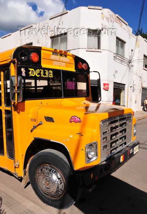 honduras62: Tegucigalpa, Honduras: bus near Iglesia el Calvario - Parque Herrera - photo by M.Torres - (c) Travel-Images.com - Stock Photography agency - Image Bank