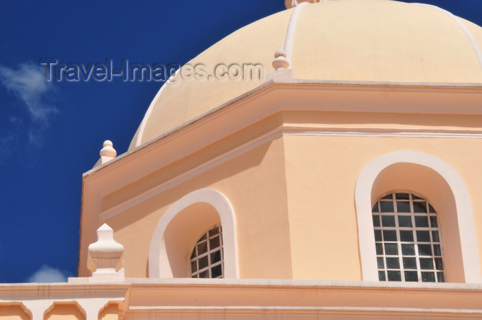 honduras7: Tegucigalpa, Honduras: Metropolitan Cathedral - dome and sky - Catedral de San Miguel - photo by M.Torres - (c) Travel-Images.com - Stock Photography agency - Image Bank