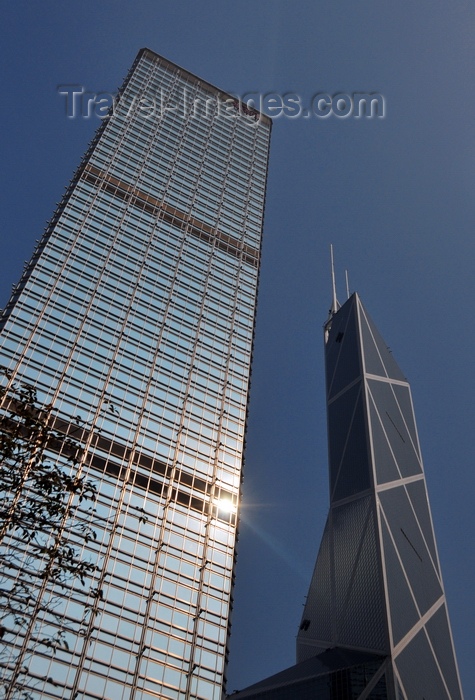 hong-kong33: Hong Kong: Cheung Kong Centre - skyscraper by Cesar Pelli, Central - sun on the curtain wall - Bank of China on the right - photo by M.Torres - (c) Travel-Images.com - Stock Photography agency - Image Bank