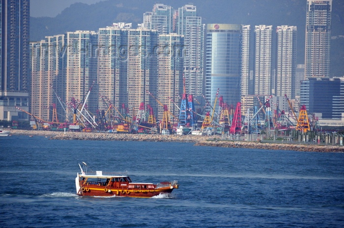 hong-kong7: Hong Kong: boat and apartment towers, Kowloon - photo by M.Torres - (c) Travel-Images.com - Stock Photography agency - Image Bank