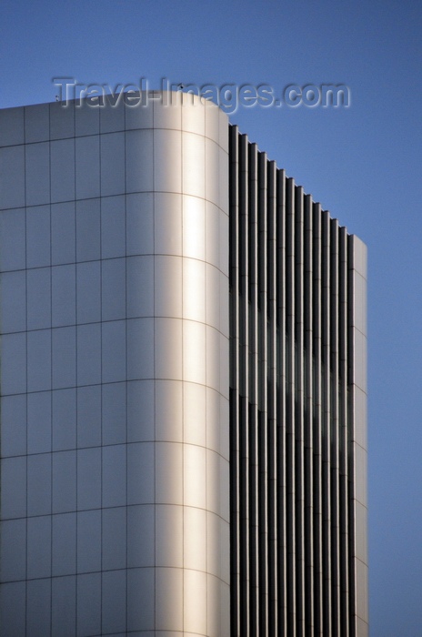 hong-kong9: Hong Kong: Hang Seng Bank tower, Des Voeux Road, Victoria - designed by Wong and Ouyang - Central - photo by M.Torres - (c) Travel-Images.com - Stock Photography agency - Image Bank