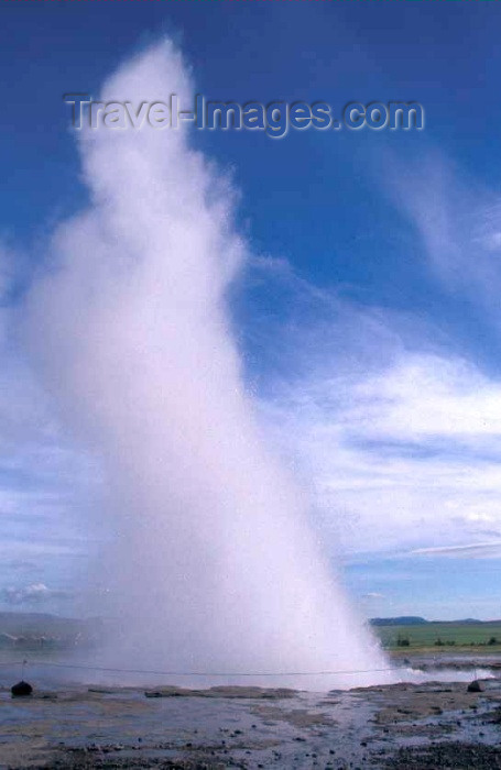 iceland23: Iceland - Strokkur: the geyser erupts every 5-10 minutes - photo by W.Schipper - (c) Travel-Images.com - Stock Photography agency - Image Bank