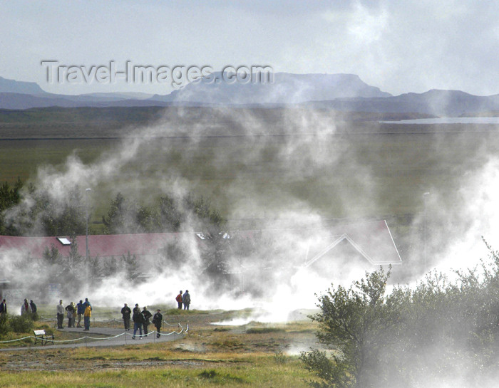 iceland63: Iceland, Geyser: fumaroles and people fascinated by volcanism - photo by B.Cain - (c) Travel-Images.com - Stock Photography agency - Image Bank